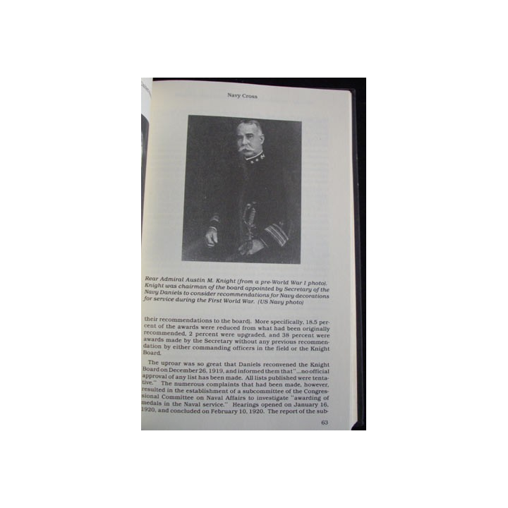 Livre sur les médaille et décorations US Military & naval décorations