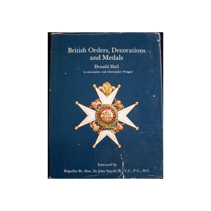 Livre illustré sur les ordres et décorations britanniques par Donal Hall