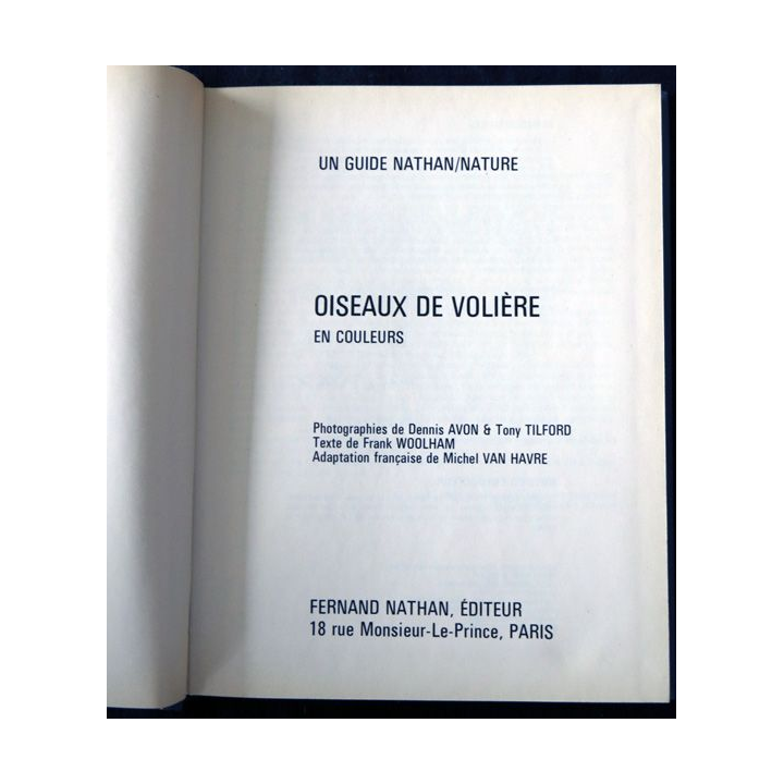 Oiseaux de volière en couleurs de Dennis Avo & Tony Tilford aux éditions Nathan