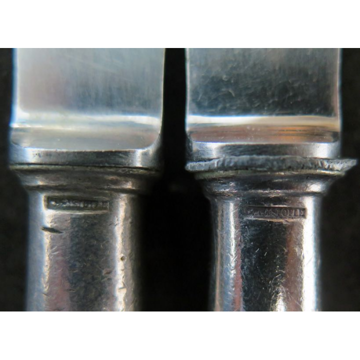 Lot de 5 couverts de la Marine  gravés d'une ancre de Marine en métal argenté poinçonnés