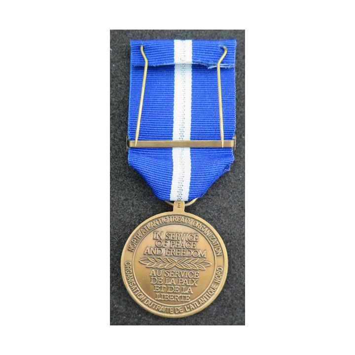 OTAN : médaille commémorative de l'OTAN avec barrette "non article 5" dans les Balkans