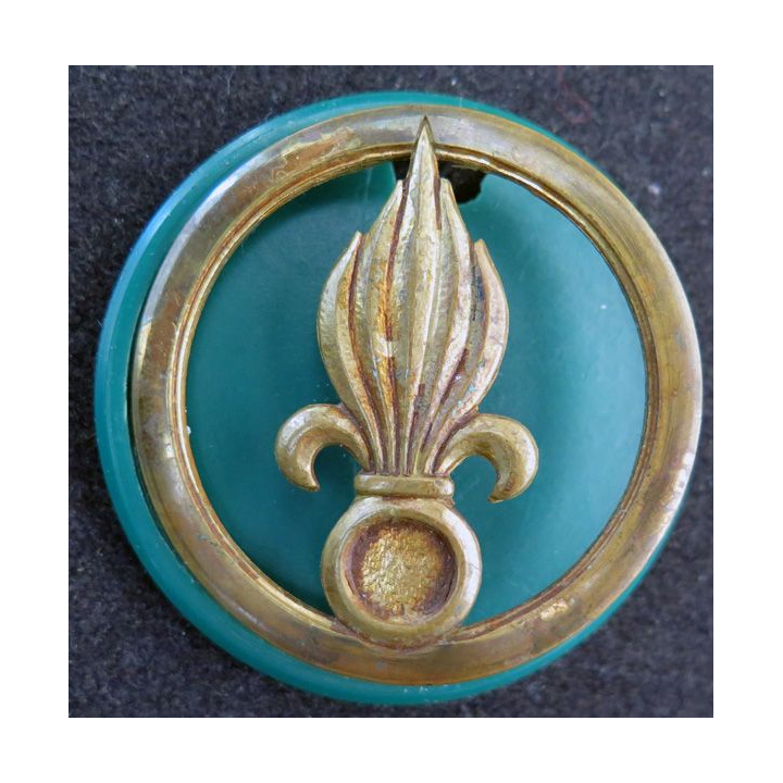 Insigne de béret de la légion Fabrication Coinderoux sur son support vert