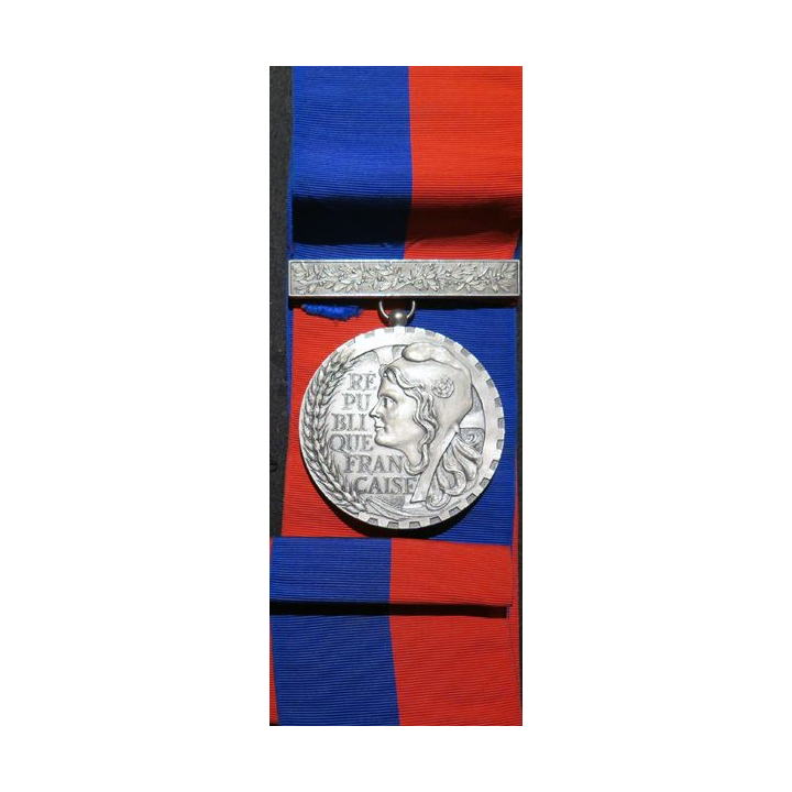 Grande Médaille de cou du Conseil de Prud'hommes de Romilly sur Seine diamètre 6,5 cm en bronze argenté 1981