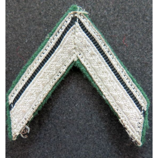 Galon de sergent ADL argenté sur tissu vert avec crochets