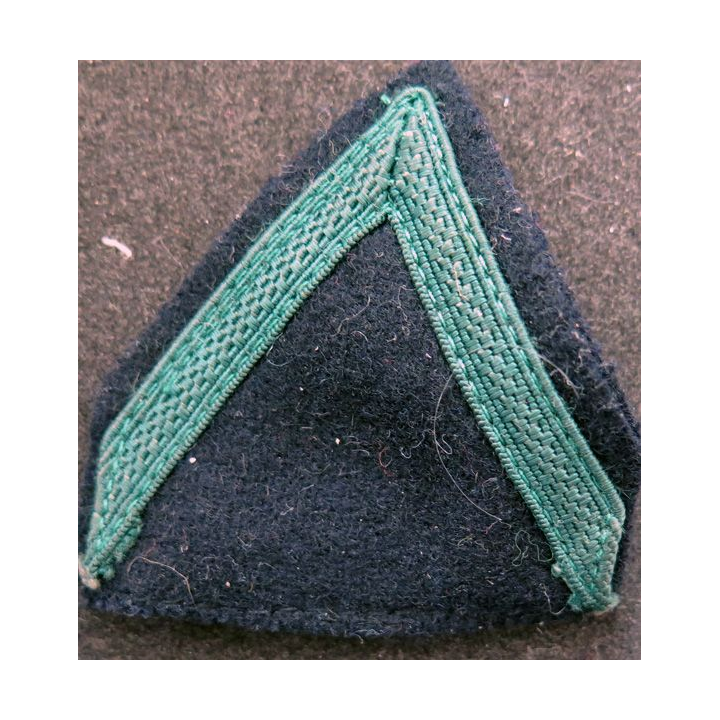 Galon de 1° Classe de la Légion vert sur tissu  noir avec crochets