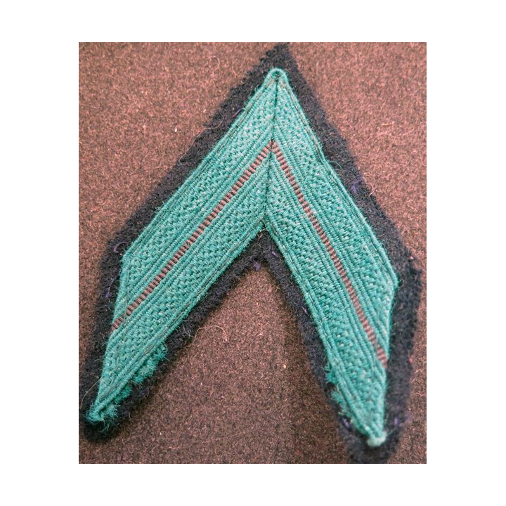 Galon de Caporal de la Légion vert sur tissu noir
