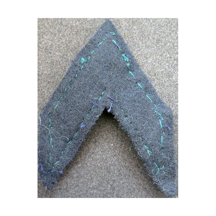 Galon de Caporal de la Légion vert sur tissu noir