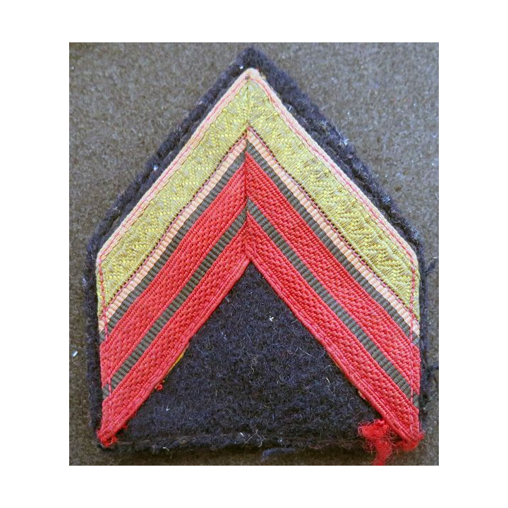 Galon de Caporal Chef PDL rouge et doré sur tissu bleu noir