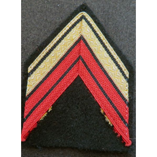 Galon de Caporal Chef ADL rouge et doré sur tissu bleu noir avec crochets
