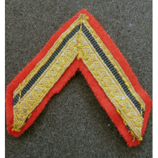 Galon de sergent ADL doré sur tissu rouge avec crochets