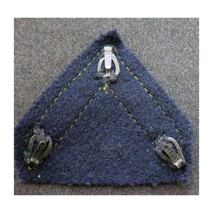 Galon de sergent ADL doré sur tissu  noir avec crochets
