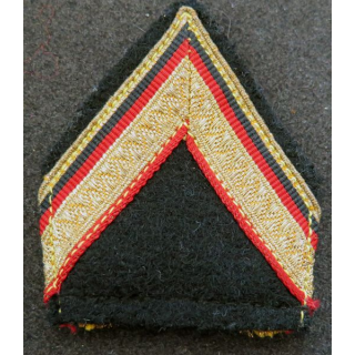 Galon de sergent ADL doré bordures rouges sur tissu  noir avec crochets