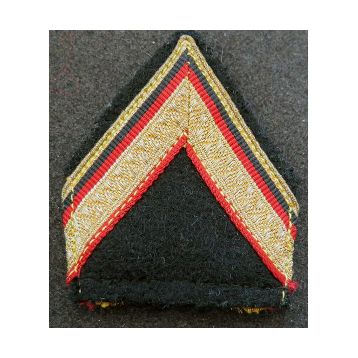 Galon de sergent ADL doré bordures rouges sur tissu  noir avec crochets