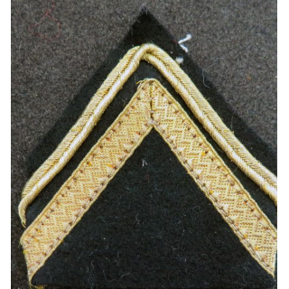 Galon de sergent ADL doré sur tissu bleu noir