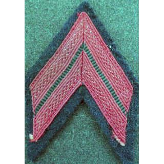 Galon de Caporal PDL rouge sur tissu bleu noir