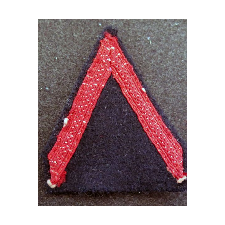 Galon de 1° Classe PDL rouge sur tissu  bleu noir