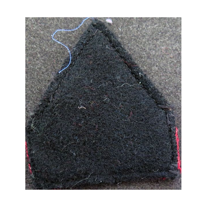 Galon de 1° Classe PDL rouge sur tissu  bleu noir