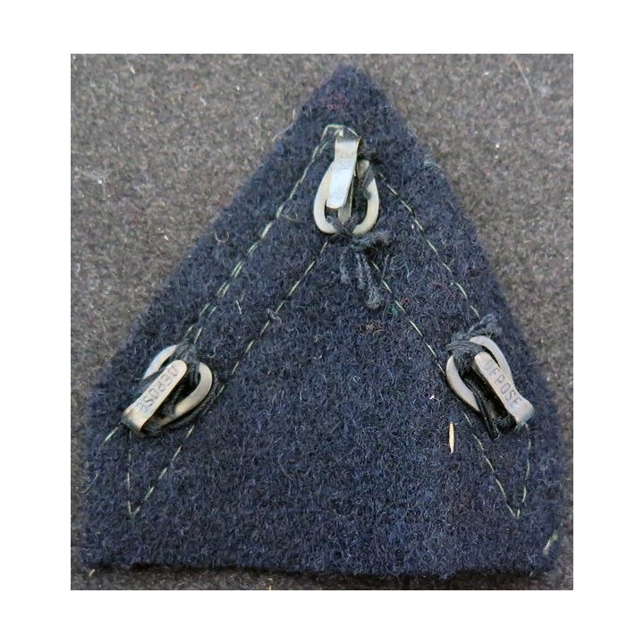 Galon de sergent ADL doré sur tissu  bleu noir avec crochets