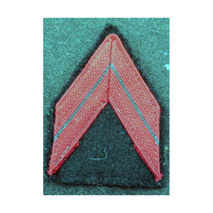 Galon de Caporal PDL rouge sur tissu bleu noir