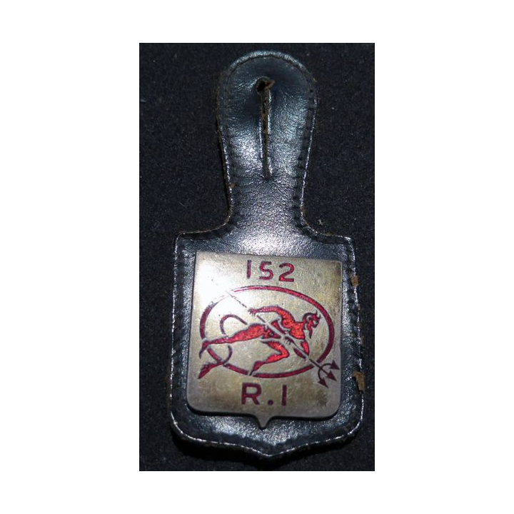 152° RI : 152° régiment d'infanterie de fabrication Drago G. 423 en émail sur cuir (2 boléros)