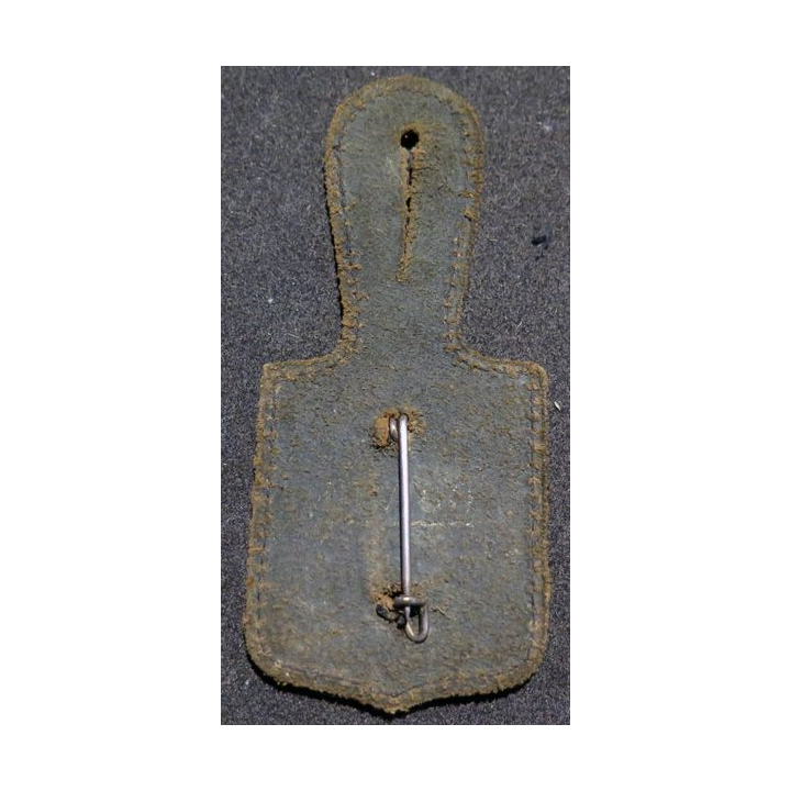152° RI : 152° régiment d'infanterie de fabrication Drago G. 423 en émail sur cuir (2 boléros)