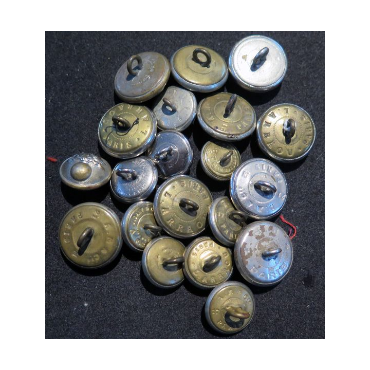 LOT de 19 boutons métal argentés de veste d'uniforme de la gendarmerie nationale