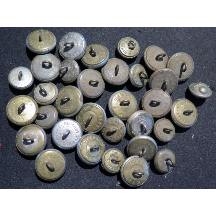 LOT de 33 boutons métal argentés et bronzés mats de veste d'uniforme de la gendarmerie nationale