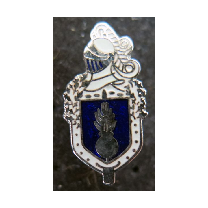 Pin's de la gendarmerie nationale grenade sur fond bleu