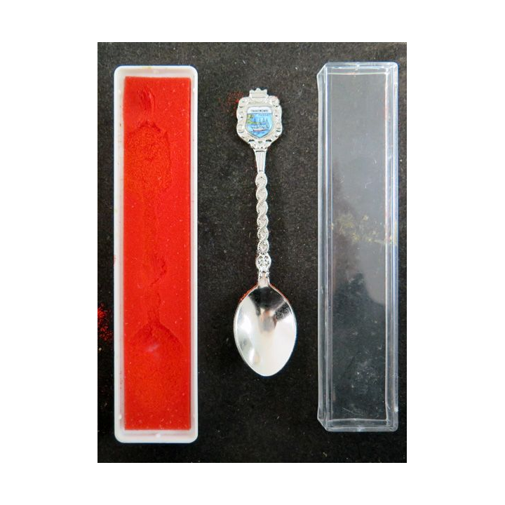 PETITE CUILLERE de collection argentée de Travemünde dans sa boite