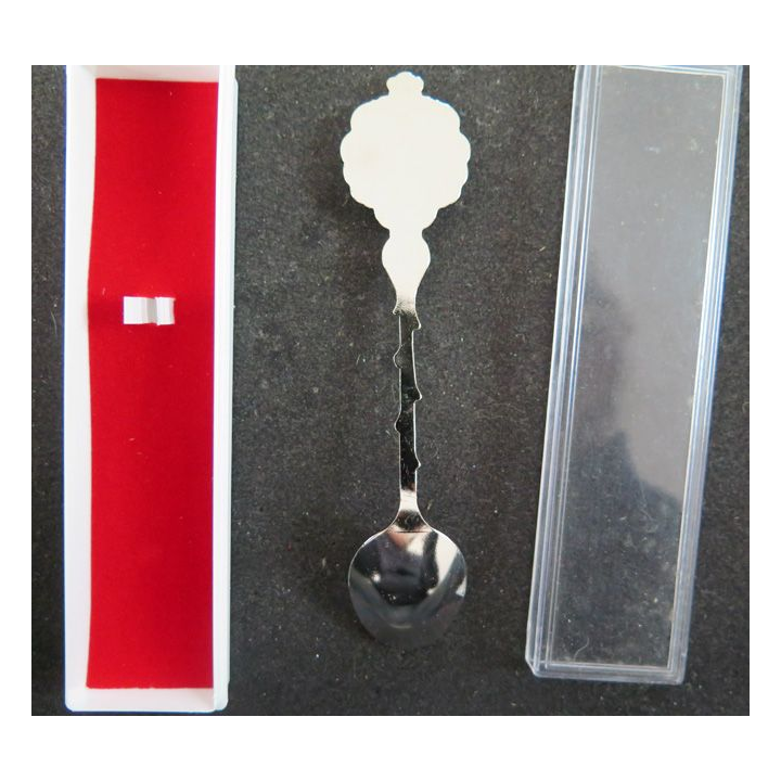 PETITE CUILLERE de collection argentée de Bretagne dans sa boite