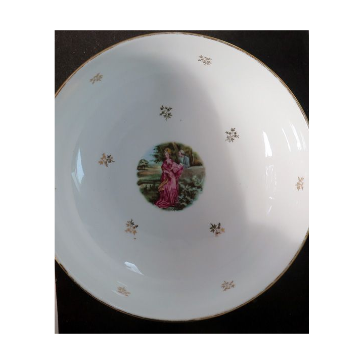 Saladier en porcelaine de Limoges de diamètre 26,5 cm  hauteur 9 cm