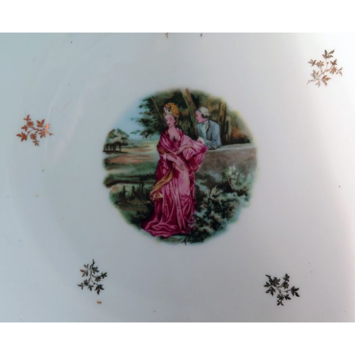 Saladier en porcelaine de Limoges de diamètre 26,5 cm  hauteur 9 cm