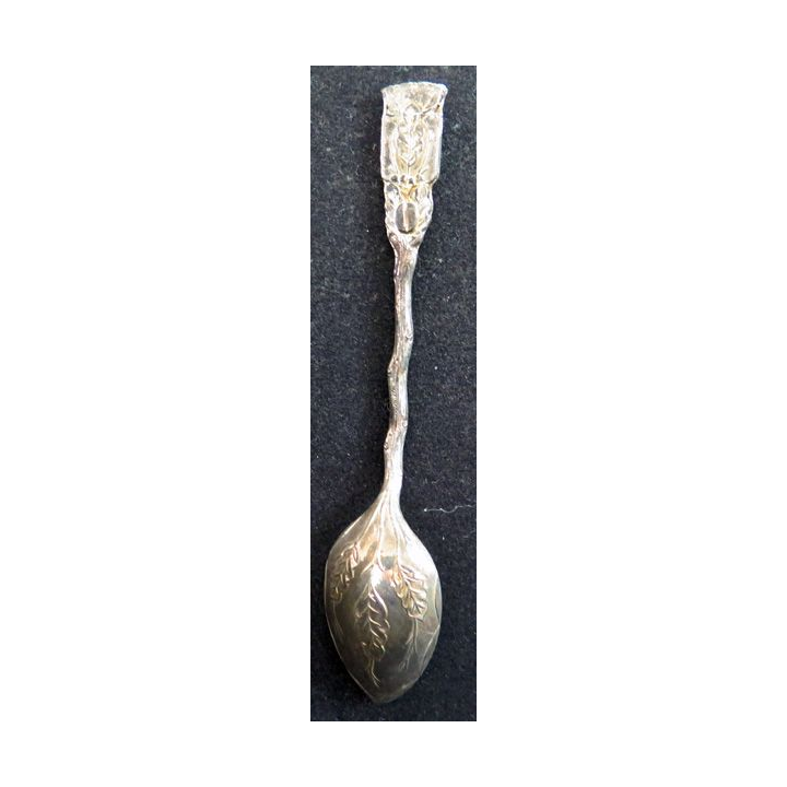 PETITE CUILLERE de collection argentée de ST JEAN DE LUZ