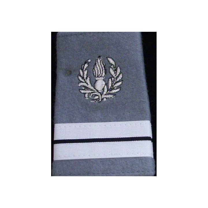 FOURREAU COMMISSARIAT : Fourreau de lieutenant du commissariat sur fond gris clair