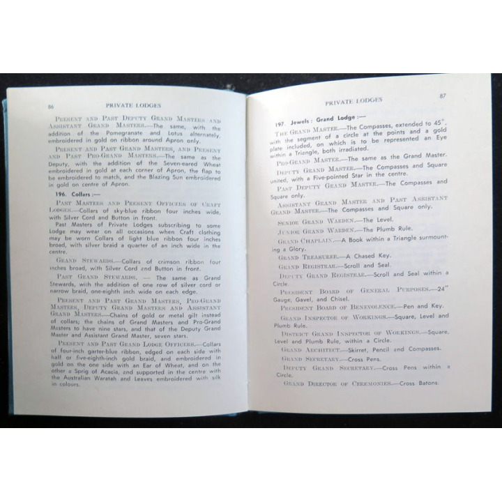 Franc-Maçonnerie : Constitutions de l'United Grand Lodge of New South Wales à Sydney 1967 211 pages