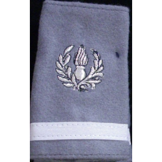 Fourreau de sous-lieutenant du commissariat sur fond gris clair