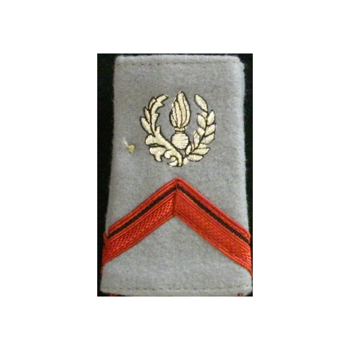 Fourreau de soldat de 1° classe engagé du commissariat sur fond gris clair