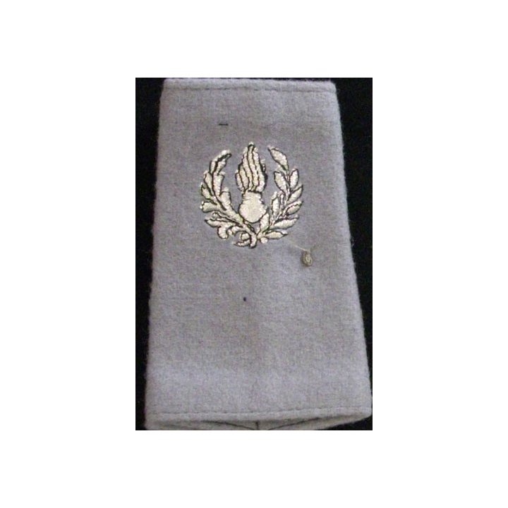 FOURREAU COMMISSARIAT : Fourreau de soldat du commissariat sur fond gris