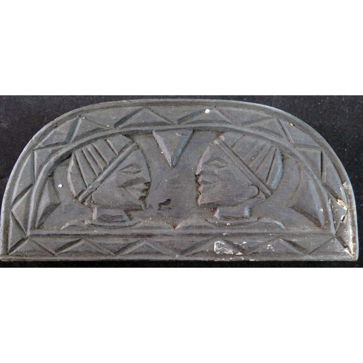 Vieux Jeu africain de stratégie AWALE en bois sculpté avec pierres