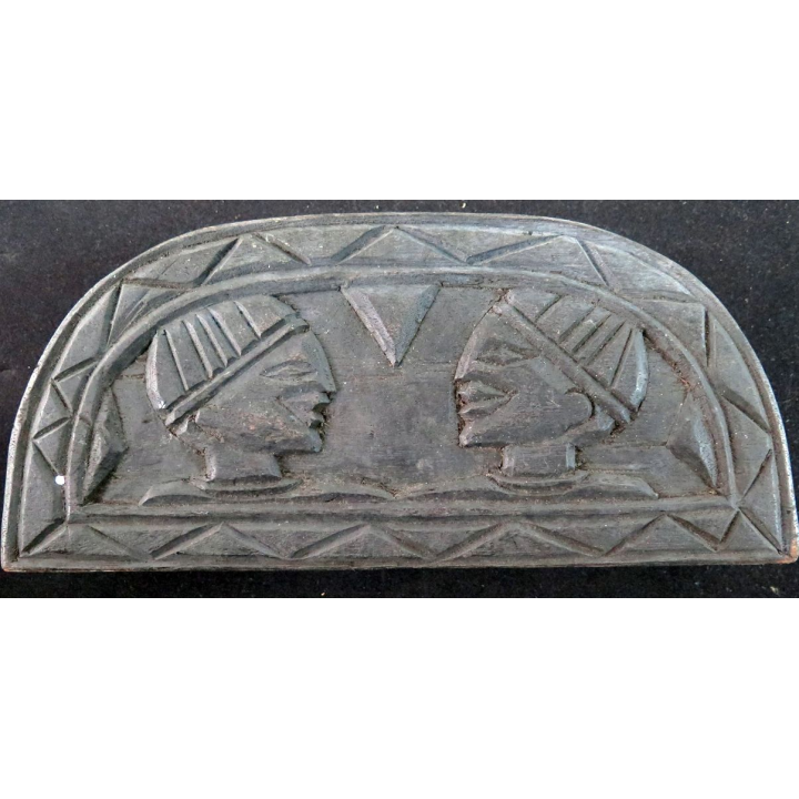 Vieux Jeu africain de stratégie AWALE en bois sculpté avec pierres