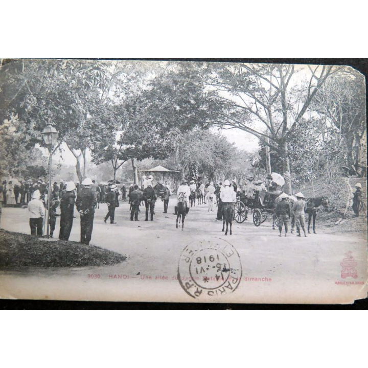 Carte postale de Hanoï une allée du jardin botanique le dimanche 1918