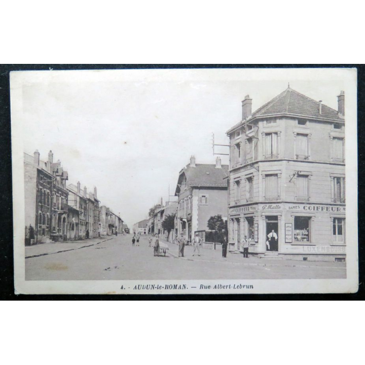 Carte postale de Audun le Roman Rue Albert Lebrun