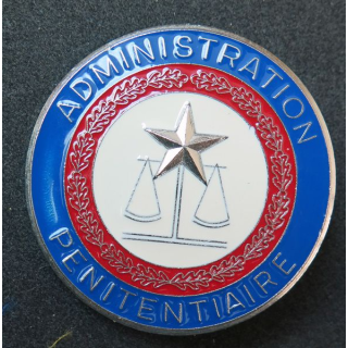 Insigne métallique de l'administration pénitentiaire de fabrication Arcapea Paris