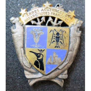 TAAF :  insigne métallique des terres australes et antarctiques françaises Arthus Bertrand en émail