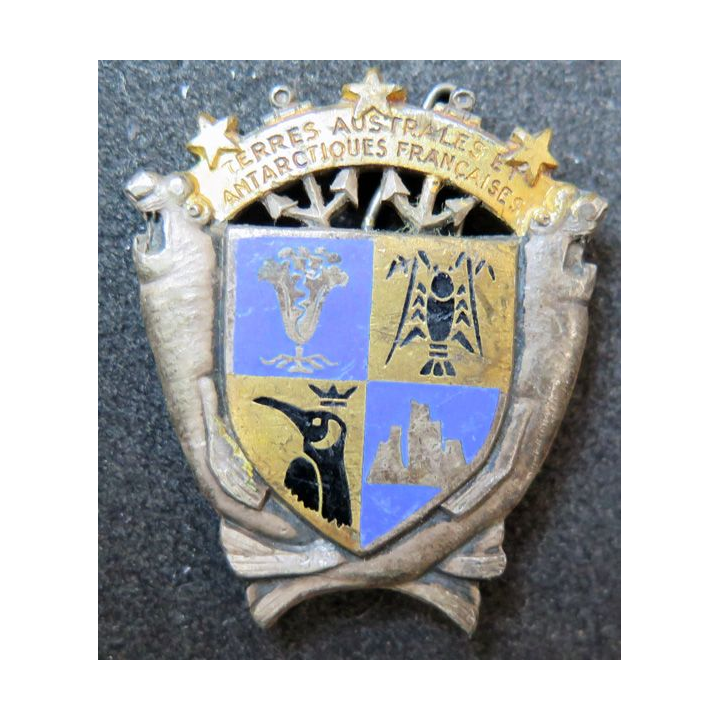 TAAF :  insigne métallique des terres australes et antarctiques françaises Arthus Bertrand en émail