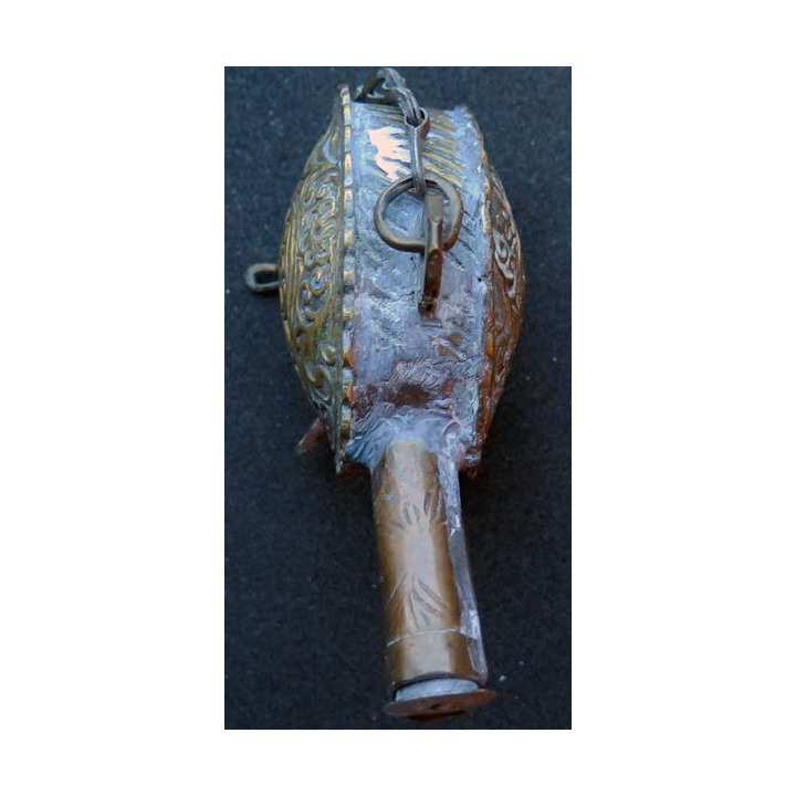 Poire à poudre du Maroc travail ancien de 13 cm de hauteur avec chainette début XX°
