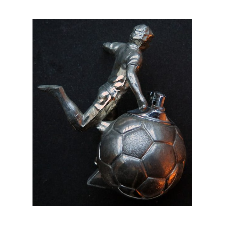 Briquet de table en forme de joueur de football 13,5 cm de hauteur 