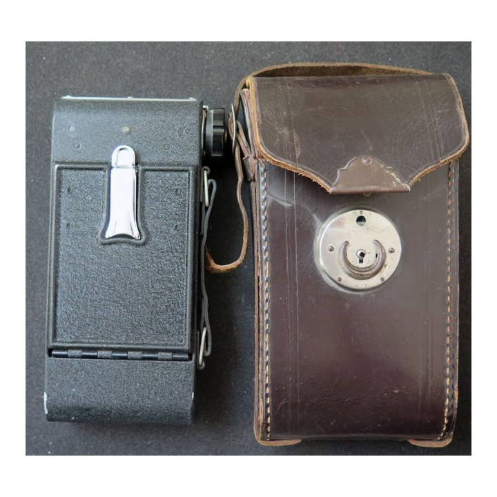 Appareil photo Kershaw Eight 20 Penguin à soufflet dans son étui cuir