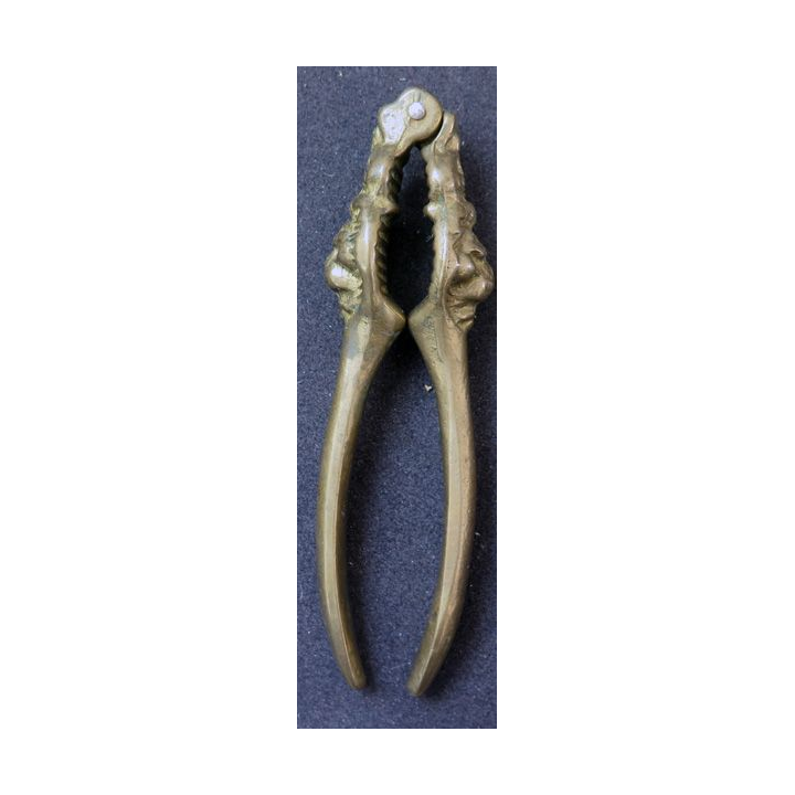 Casse noix en bronze tête de lion 14,5 cm de hauteur Vintage