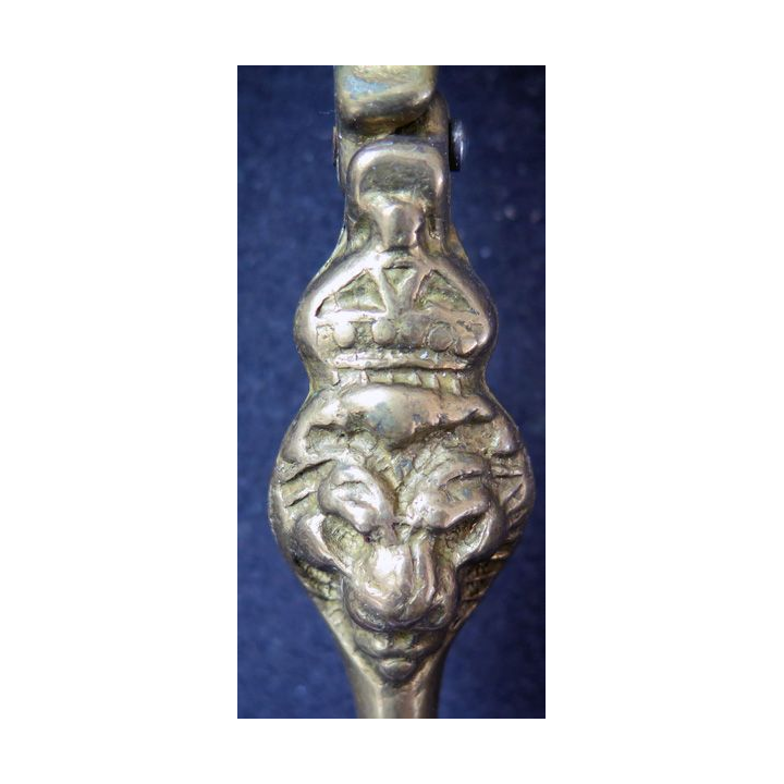 Casse noix en bronze tête de lion 14,5 cm de hauteur Vintage